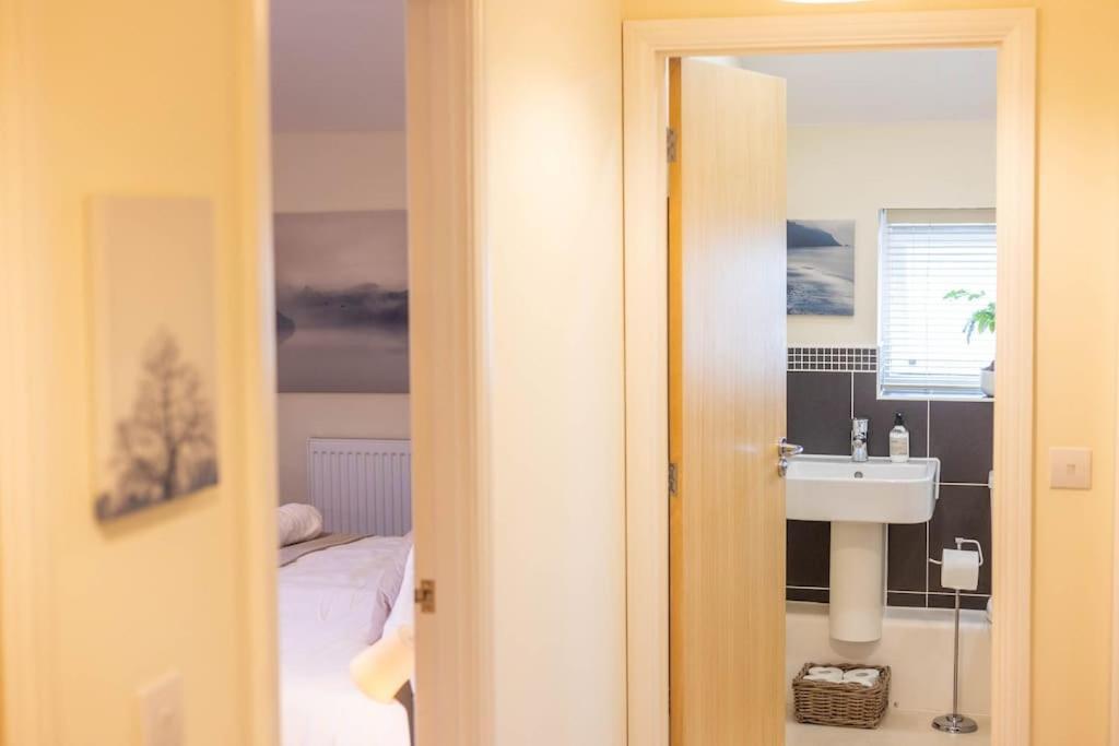 The Wellness Lodge- Gym, Table Tennis, Cinema, Parking And More! Bath Kültér fotó